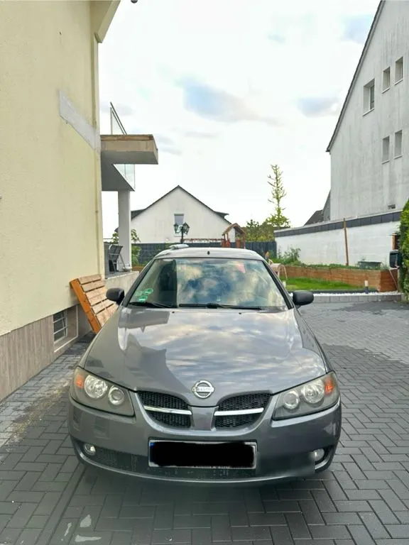 Nissan Almera