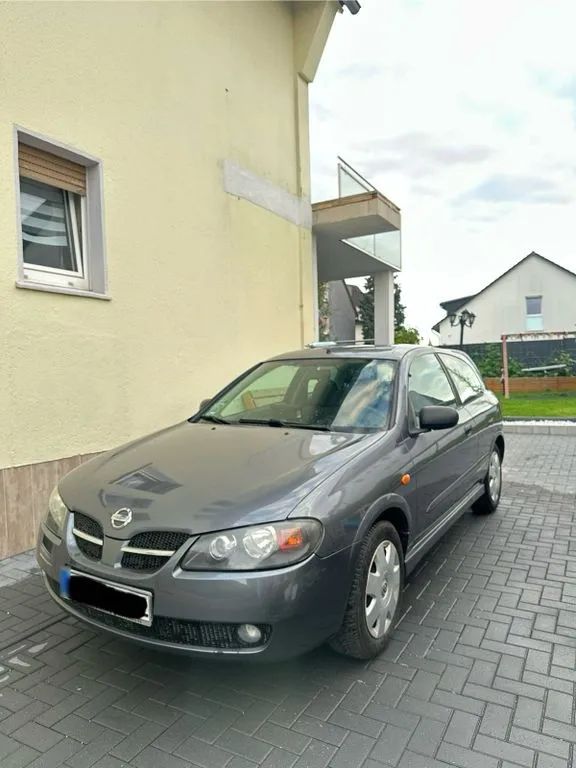 Nissan Almera