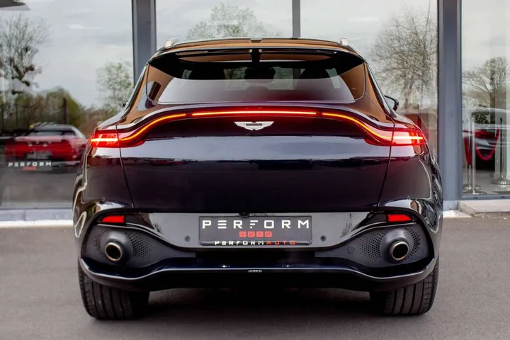 Aston Martin DBX