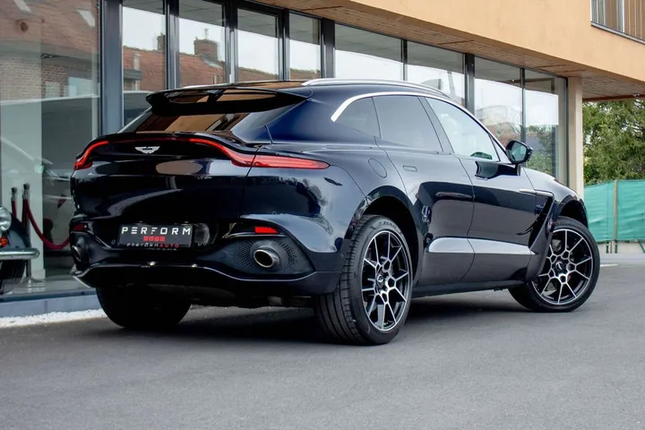 Aston Martin DBX