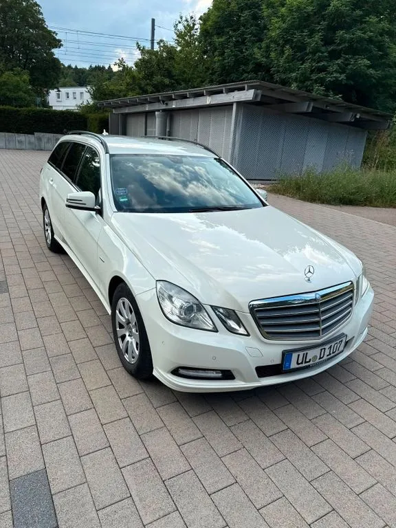Mercedes-Benz E 200