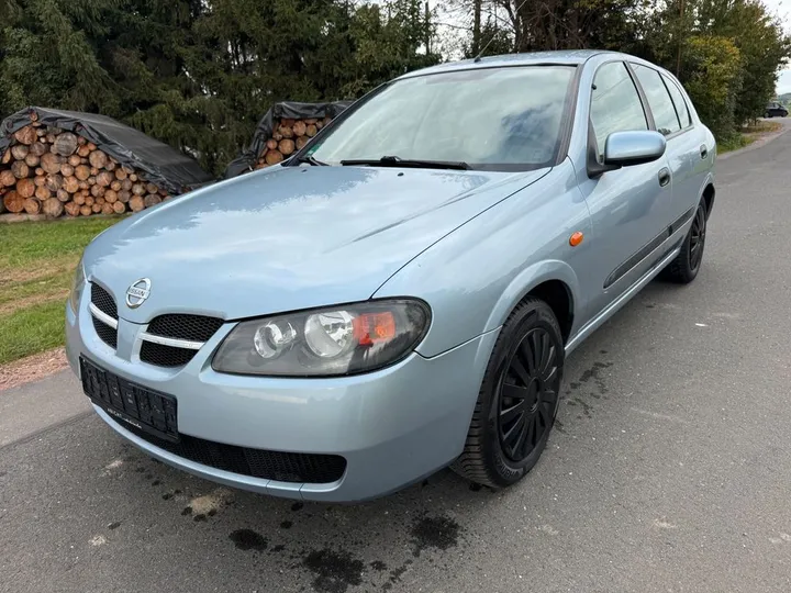 Nissan Almera
