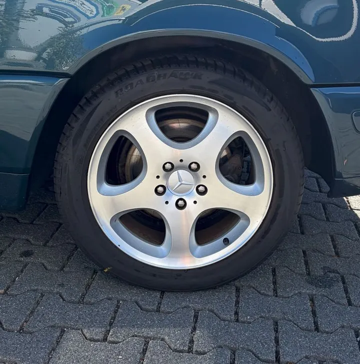 Mercedes-Benz SL 320