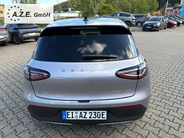 Geely E2