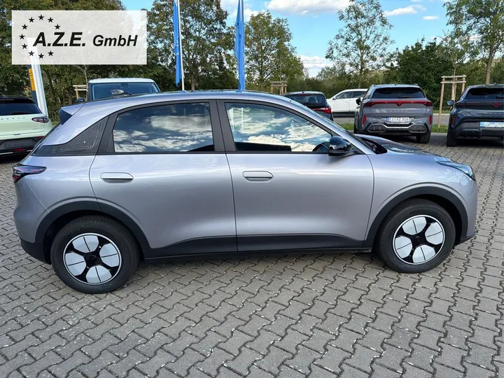 Geely E2