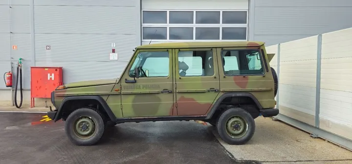 Mercedes-Benz G 270