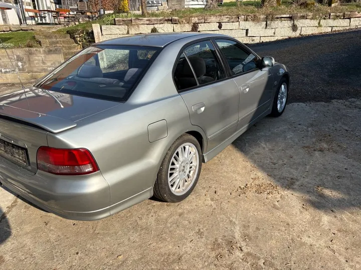 Mitsubishi Galant