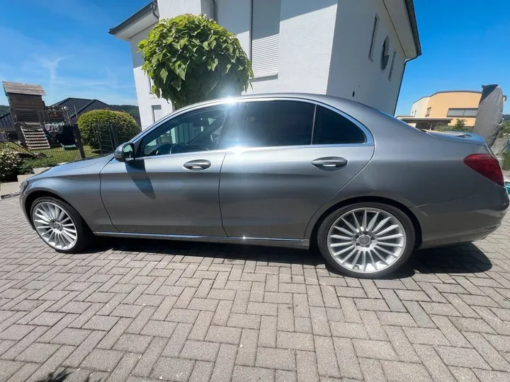 Mercedes-Benz C 220