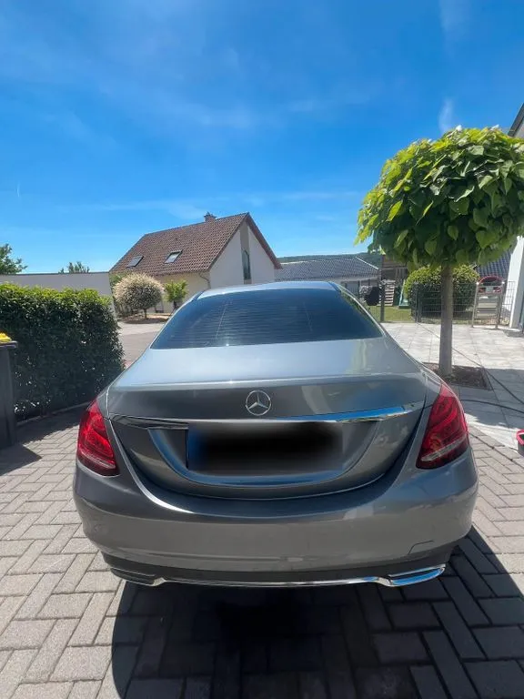 Mercedes-Benz C 220