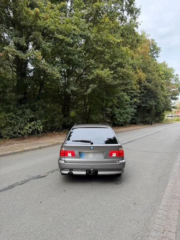 BMW 525