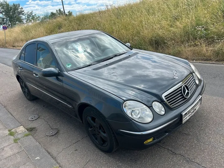 Mercedes-Benz E 220