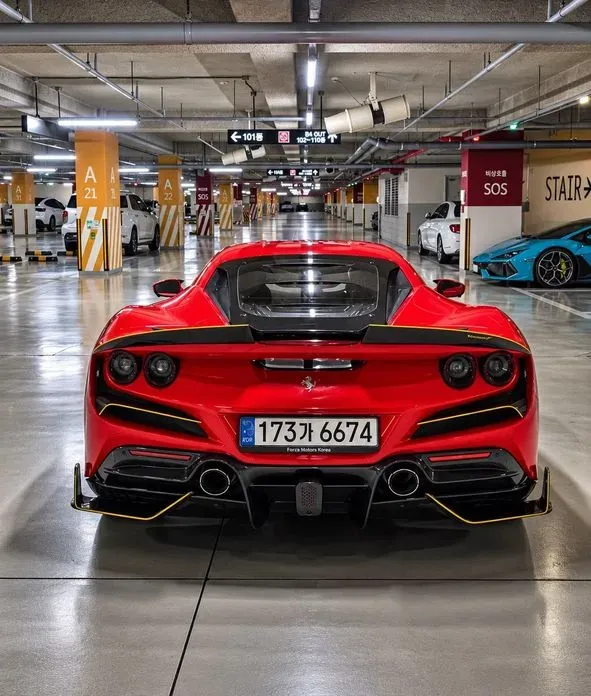 Ferrari F8