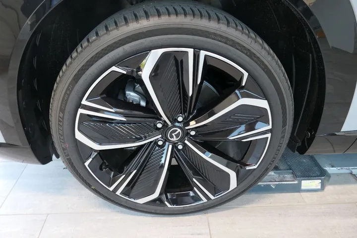 Mazda CX-6e