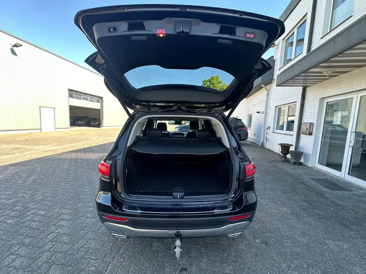 Mercedes-Benz GLB 200