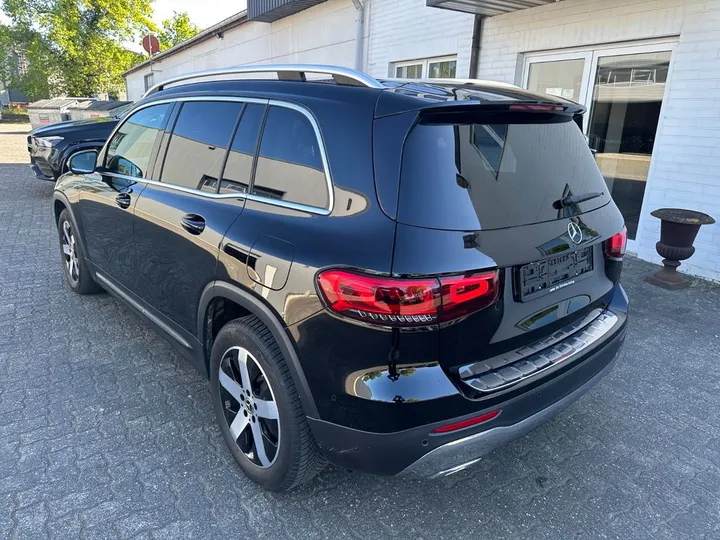 Mercedes-Benz GLB 200