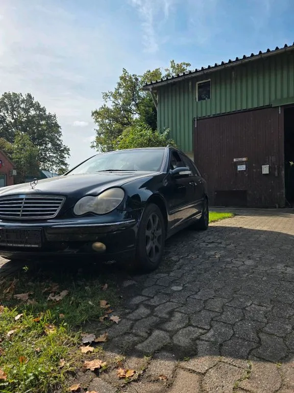 Mercedes-Benz C 220