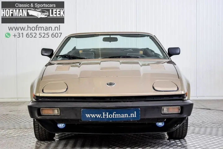 Triumph TR8