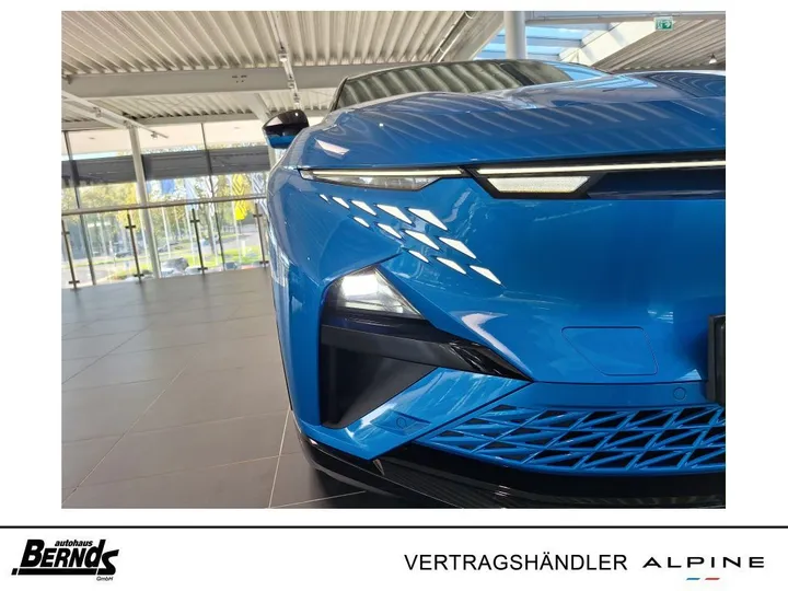 Alpine A390