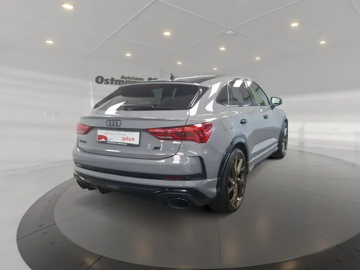Audi RSQ3