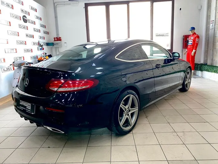 Mercedes-Benz C 220