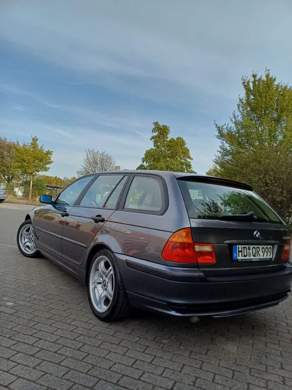 BMW 320