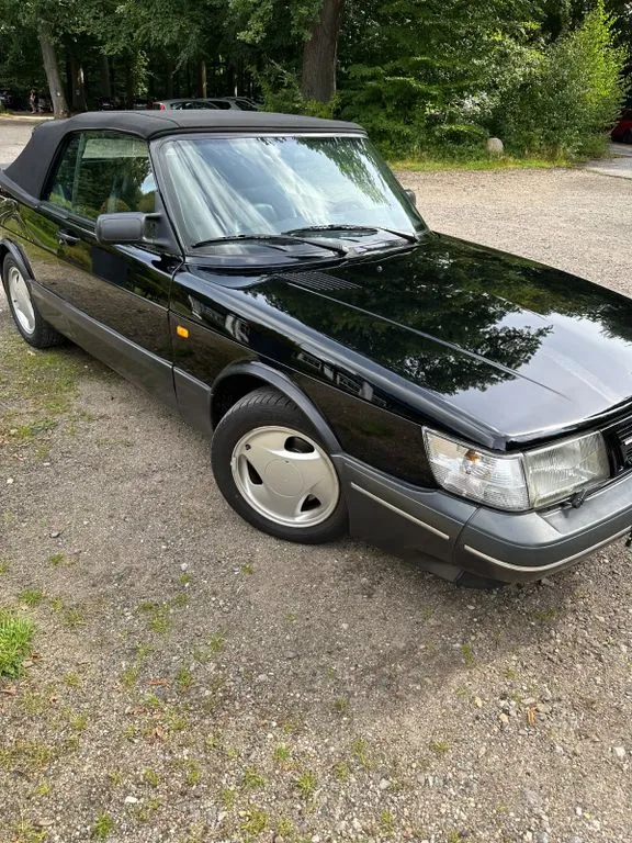 Saab 900
