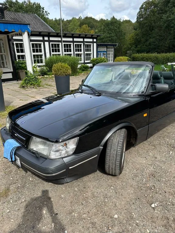 Saab 900
