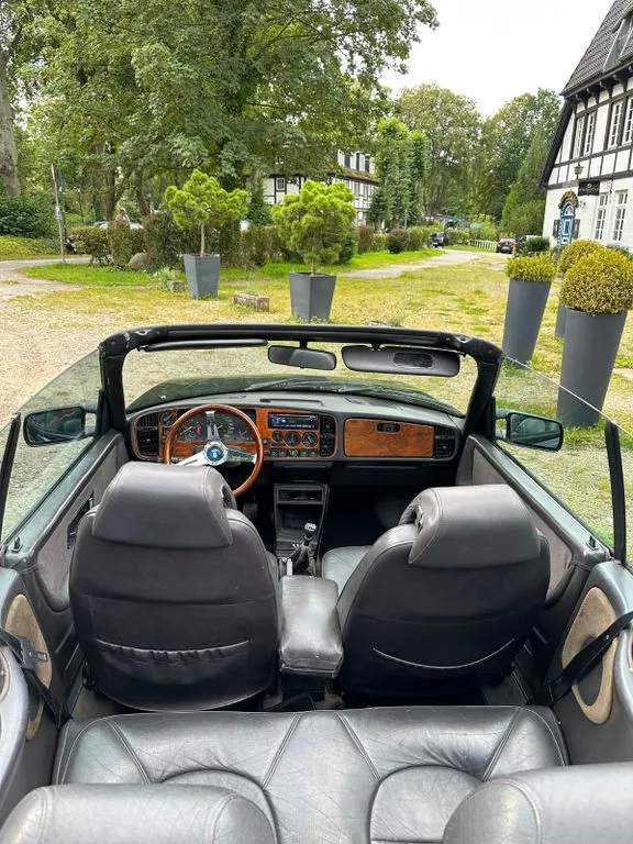 Saab 900