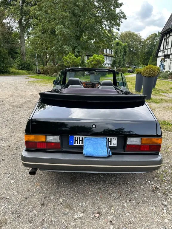Saab 900