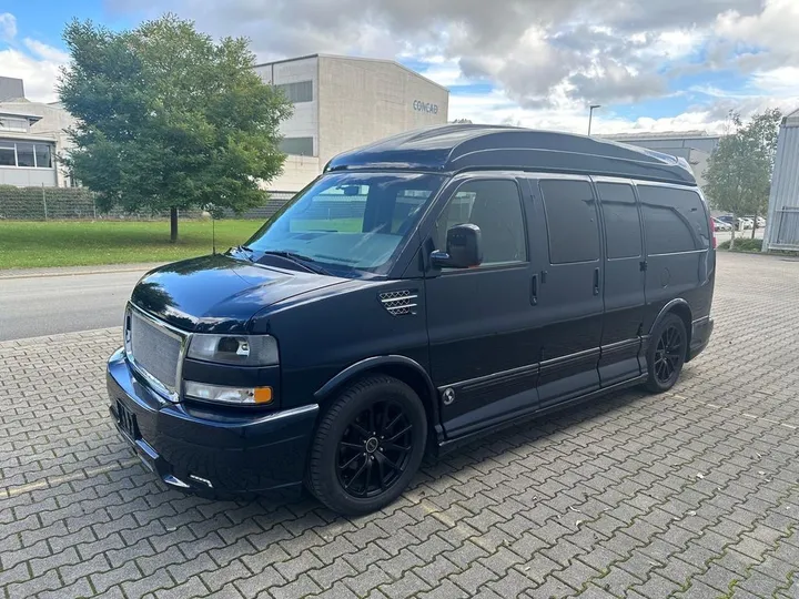 GMC Savana