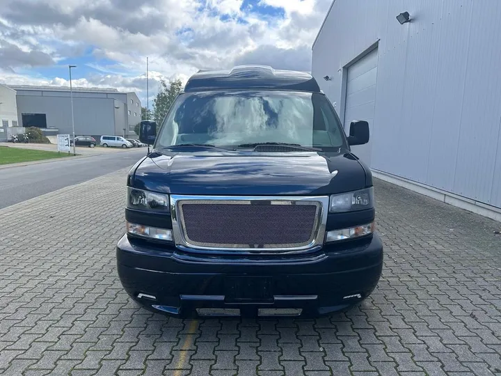 GMC Savana