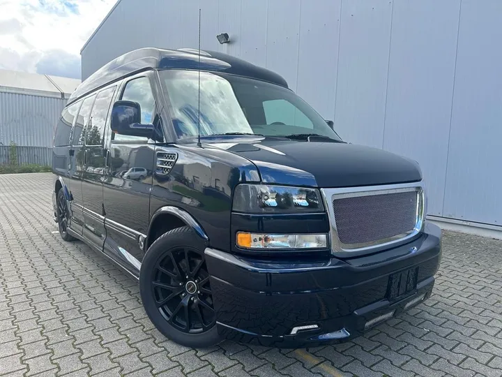 GMC Savana