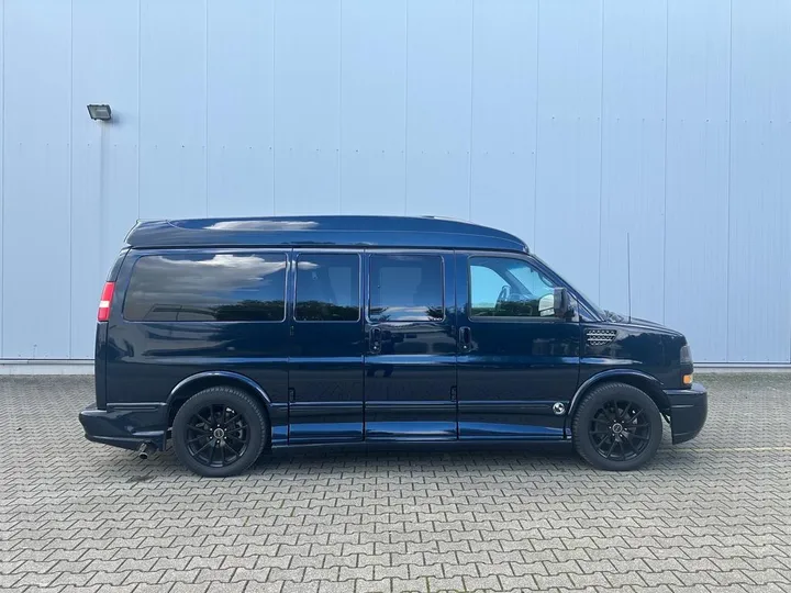 GMC Savana