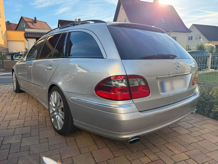 Mercedes-Benz E 320