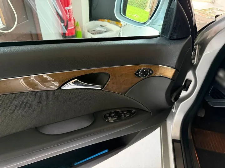 Mercedes-Benz E 320