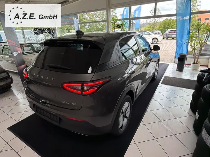 Geely E2