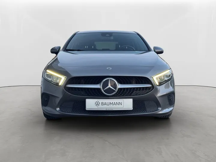 Mercedes-Benz A 220