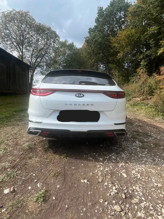 Kia pro cee'd / ProCeed