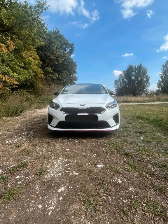 Kia pro cee'd / ProCeed