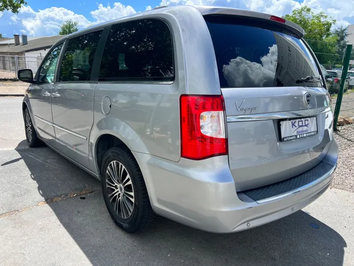 Lancia Voyager