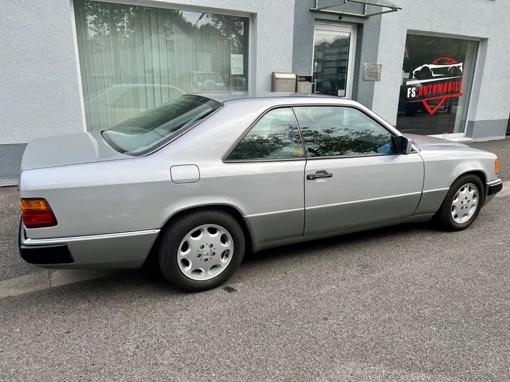 Mercedes-Benz 300