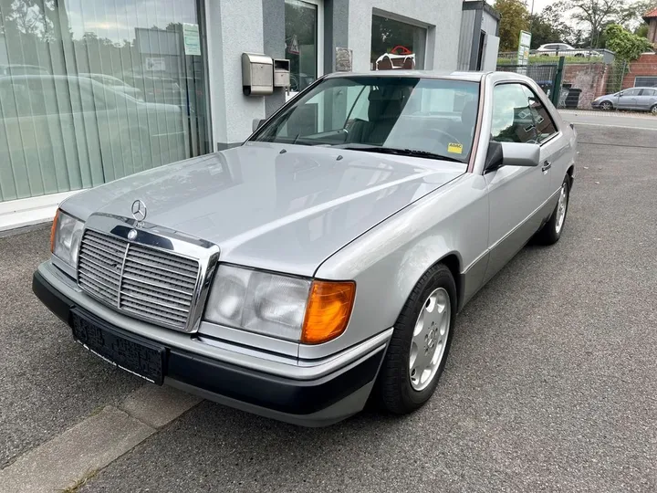 Mercedes-Benz 300
