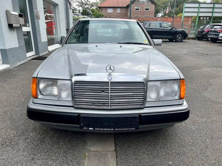Mercedes-Benz 300