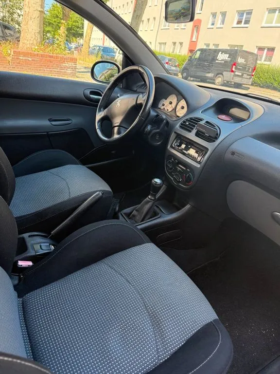 Peugeot 206