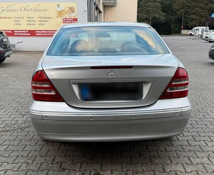 Mercedes-Benz C 180