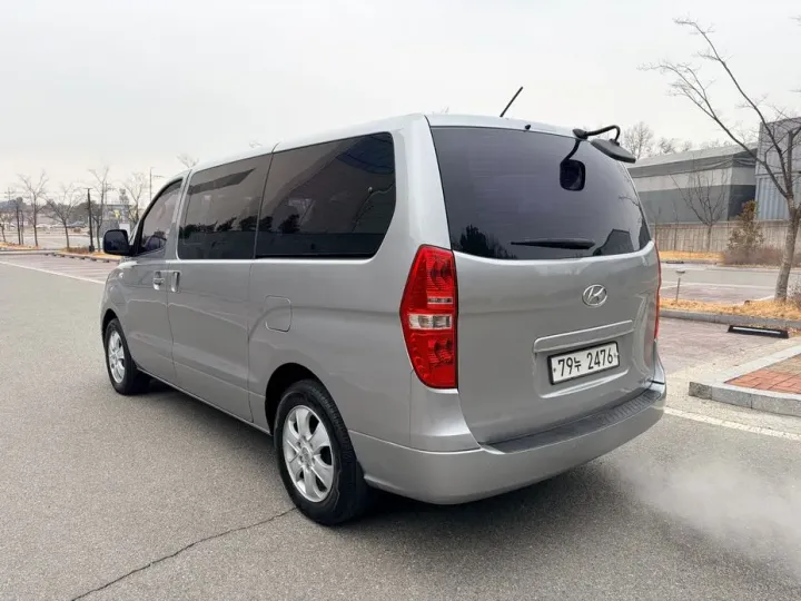 Hyundai Starex