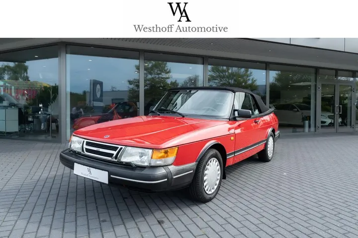 Saab 900