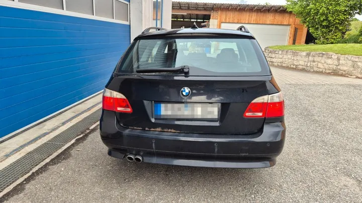 BMW 525