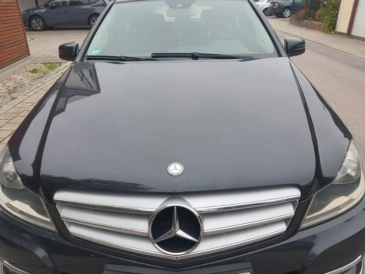 Mercedes-Benz 200