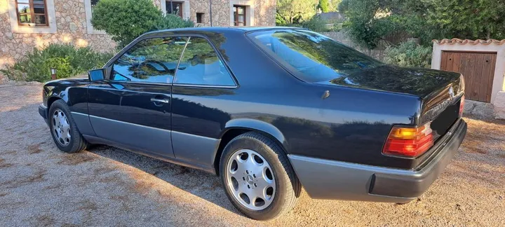 Mercedes-Benz 300